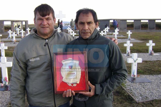 Ex combatientes santafesinos rindieron homenaje a los caídos