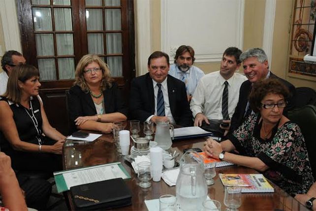Se realizará la segunda reunión paritaria con gremios docentes