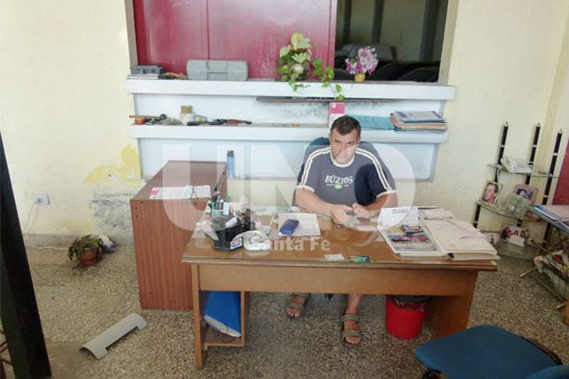 Rompieron las vidrieras de dos locales comerciales y atraparon a un delincuente