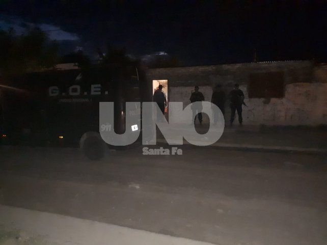 El viernes. Agentes policiales allanaron en barrio San Lorenzo y encontraron a los hampones.&nbsp;