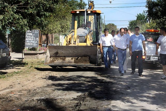 El Municipio continúa con el Plan Integral de Bacheo en diferentes barrios