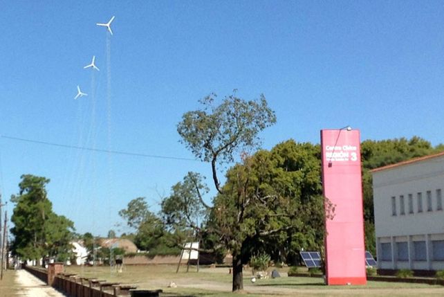 Aerogeneradores instalados en el predio del Centro Cívico de la Región 3.