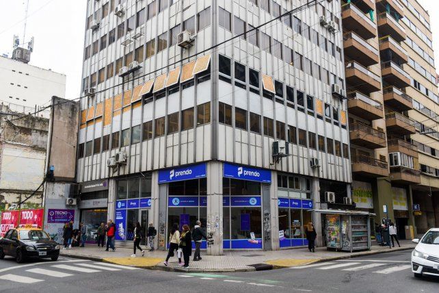 El edificio de Mitre y Rioja donde este martes se cumplió con un allanamiento en la Mutual 18 de Julio