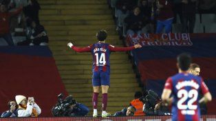 Con gol de Joao Félix, Barcelona superó a Atlético de Madrid y se arrima a los punteros en España.