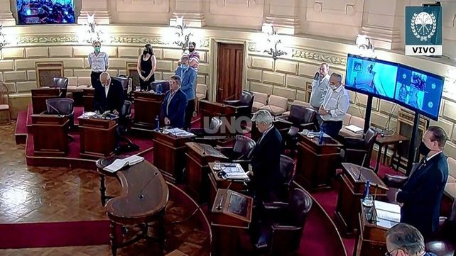 Traferri pidió un minuto de silencio por las víctimas de los 375 homicidios ocurridos en 2020.