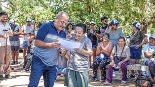 Durante una actividad en el Parque San Carlos reconocieron a Silvia Michelli, docente fundadora de la Asociación de Maestros Rurales Argentinos (AMRA).
