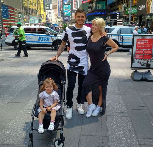 Las fotos de Wanda, Mauro y su hija Francesca de paseo y compras por Nueva York