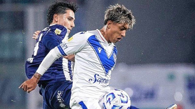 Vélez derrotó a Talleres en Córdoba y salió de puestos de descenso