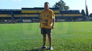 Sofía Molina en el Estadio Fragata Presidente Sarmiento del club Almirante Brown