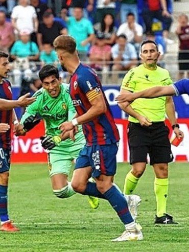 Duro castigo: el argentino Esteban Andrada fue suspendido por 13 fechas