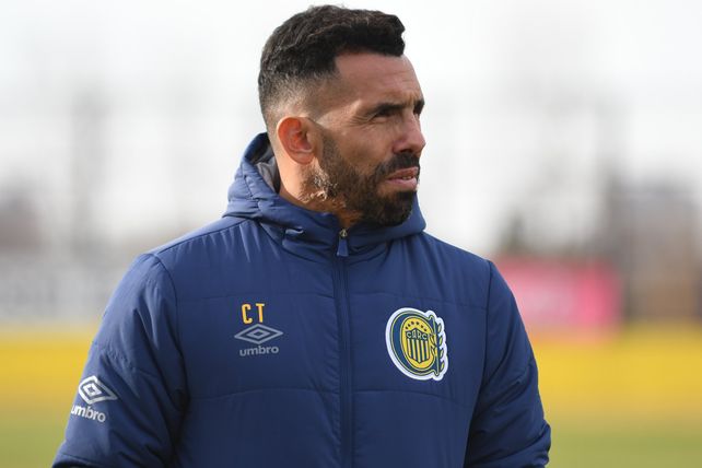 Carlos Tevez se puso el buzo de Central.