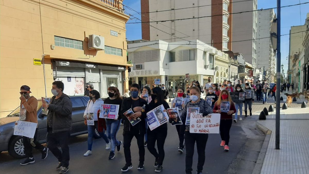 Conmoción En Villa Constitución Por La Dudosa Muerte De Dos Jóvenes Chocados Por Un Patrullero 4058