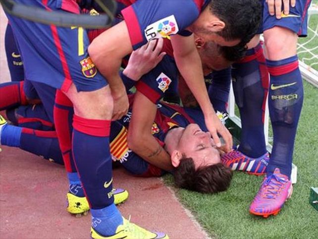 Récord y locura: así festejó Lionel Messi su gol 400 en el Barcelona