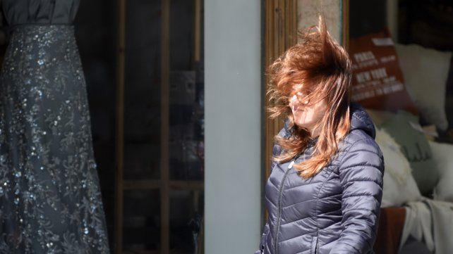 El tiempo en Rosario: jueves fresco, sin lluvias y con fuertes ráfagas matinales