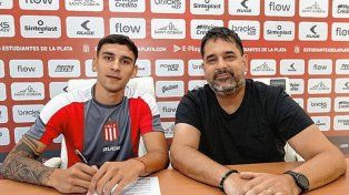 Eric Meza firmó su contrato con Estudiantes por&nbsp;
