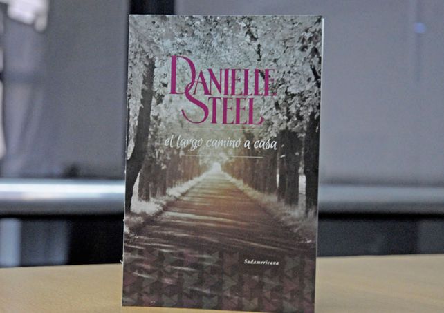 Este miércoles pedí la entrega Nº 18 de Danielle Steel, El largo camino a casa