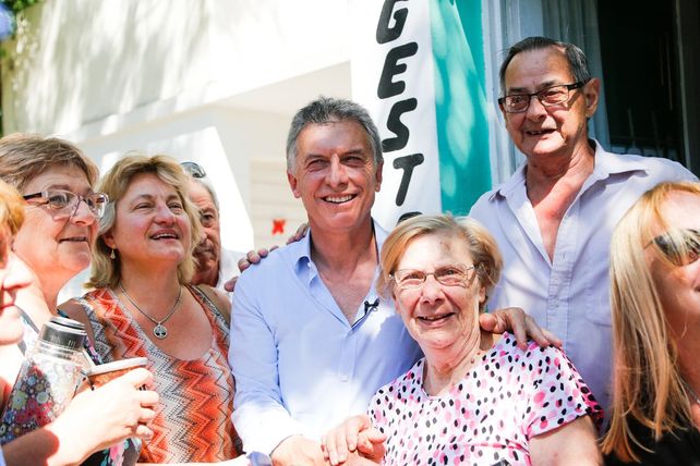 Macri aprovechó su llegada a Entre Ríos para timbrear en Larroque