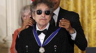 Bob Dylan preparó su discurso para el Nobel de Literatura y Patti Smith cantará en la ceremonia
