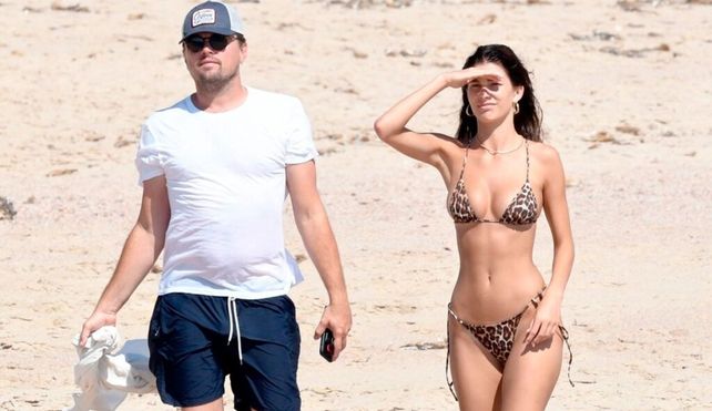 Juntos. Leonardo DiCaprio y Camila Morrone disfrutan de sua vacaciones.&nbsp;