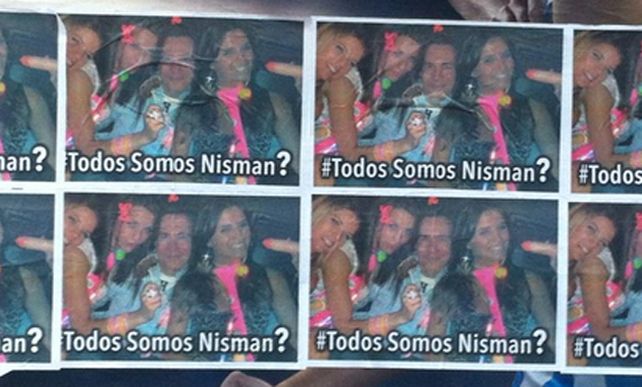 Polémica por la aparición de afiches con fotos de Nisman junto a tres mujeres