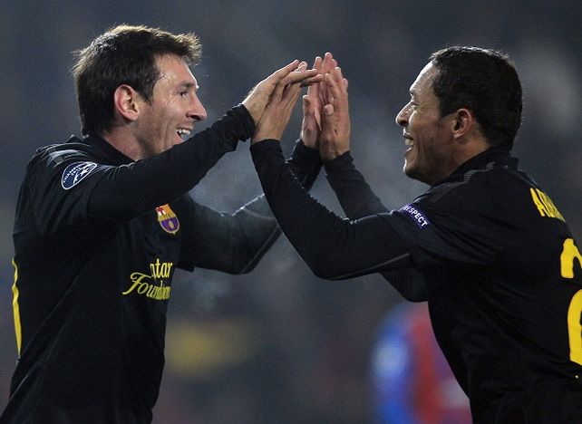 Tres goles de Messi para superar los 200