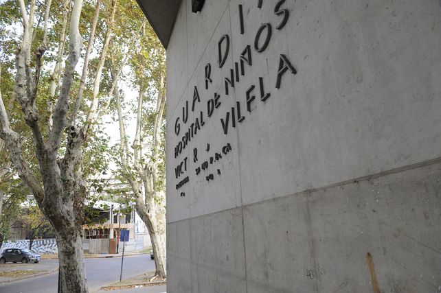El hospital de Niños Víctor J. Vilela. La niña fue llevada hasta ese hospital