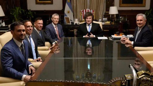 Milei confirmó que acompañará a Adorni en su informe en el Congreso