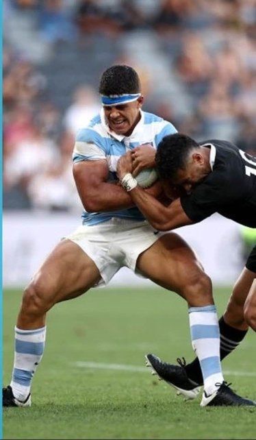 Santiago Chocobares debutó en Los Pumas enfrentando a los All Blacks en 2020.