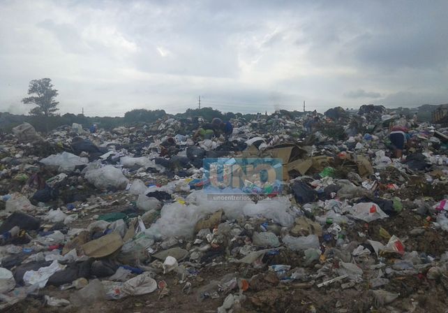 Preocupación. Trabajar en este lugar es perjudicial para la salud desde donde se lo mire.   Foto UNO/Lucila Tosolino