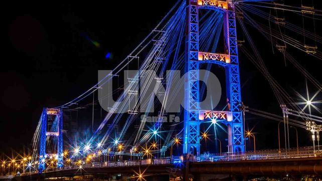 Bicentenario de la Independencia: 18 mil santafesinos celebraron junto al Puente Colgante