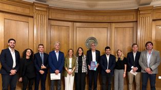 El intendente de Venado Tuerto, Leonel Chiarella encabezó la comitiva de funcionarios que concurrieron a la Bolsa de Comercio de Rosario a presentar el Plan Estratégico Participativo.