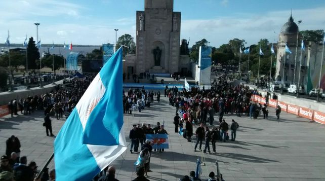 Los chicos estarán en el Patio Cívico para escuchar las palabras del presidente.