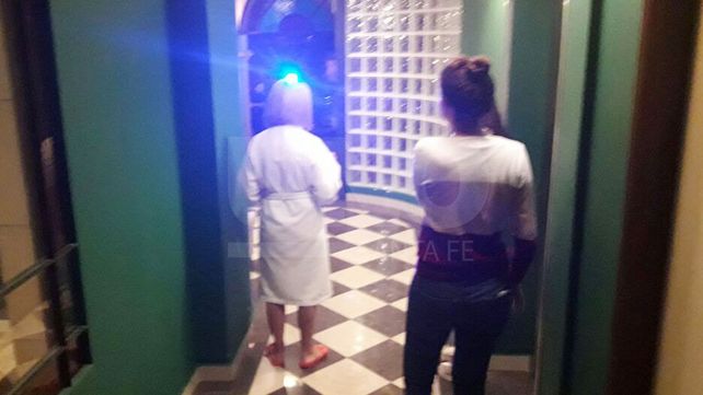 El Hombre Araña se tiró de un tercer piso para evitar su arresto