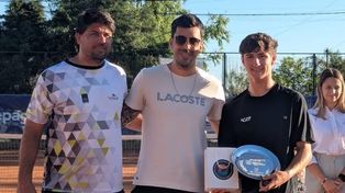 Eduardo Schwank, Ricardo Gonzálvez y Augusto Lucarelli, finalista del certamen.
