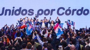 El candidato de la coalición oficialista Hacemos Unidos por Córdoba, Martín Llaryora, se imponía esta mañana con el 42,76% sobre el 39.76% de Luis Juez&nbsp;