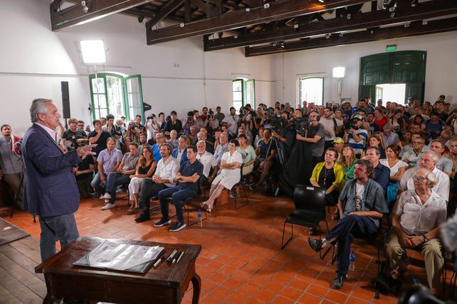 Fernández participó en el Cabildo de Luján de la firma del compromiso “Ni un pibe ni una piba menos por la droga”.
