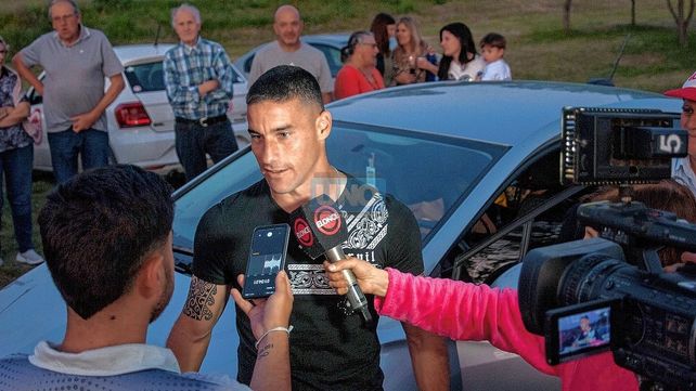 Leonardo Morales recibido por su pueblo: Villa Urquiza
