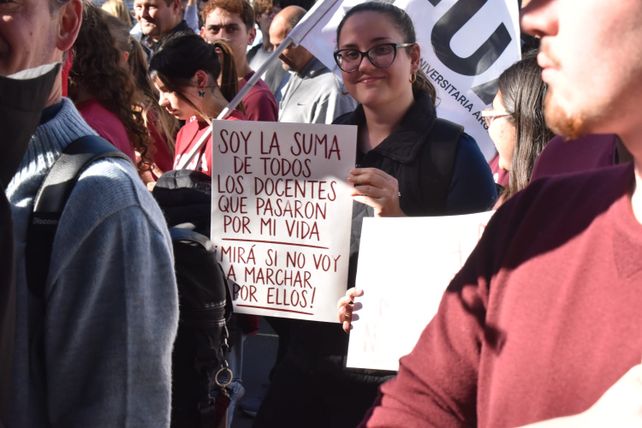 Comenzó la marcha en defensa de la universidad pública en Santa Fe