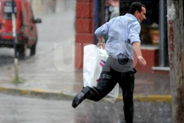 Continúa el alerta por tormentas fuertes para el centro-sur de Santa Fe