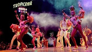 Entre plumas y lentejuelas, el m&iacute;tico cabaret Tropicana cumple 70 a&ntilde;os