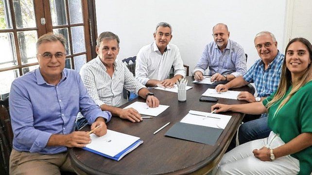 El gobernador de la provincia Omar Perotti encabezó la reunión en la sede.