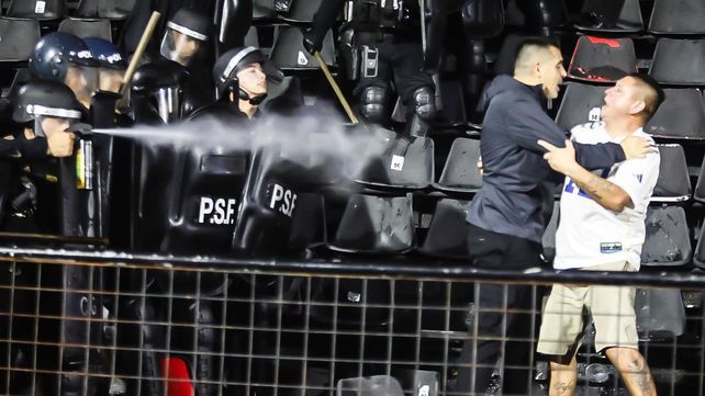 Los destrozos que provocaron los hinchas de Boca serán pagados por la Copa Argentina