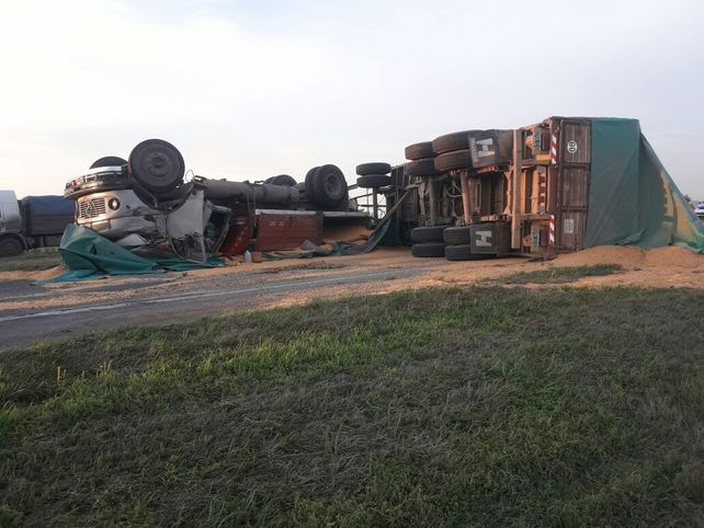 Murió un camionero de 69 años en un vuelco en la autopista Santa Fe-Rosario