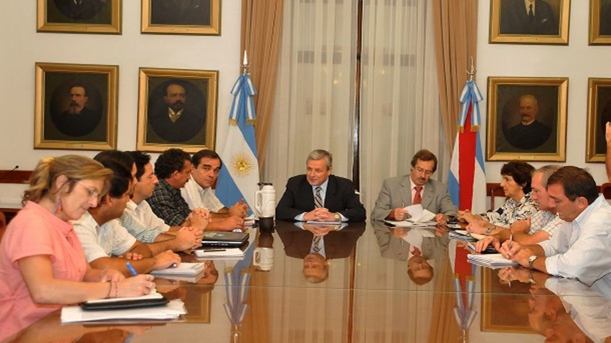 La Provincia concretó la oferta de un aumento del 22% a los docentes
