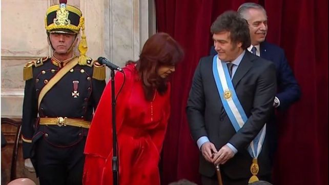El detalle en el bastón de Milei que generó complicidad y risas con Cristina