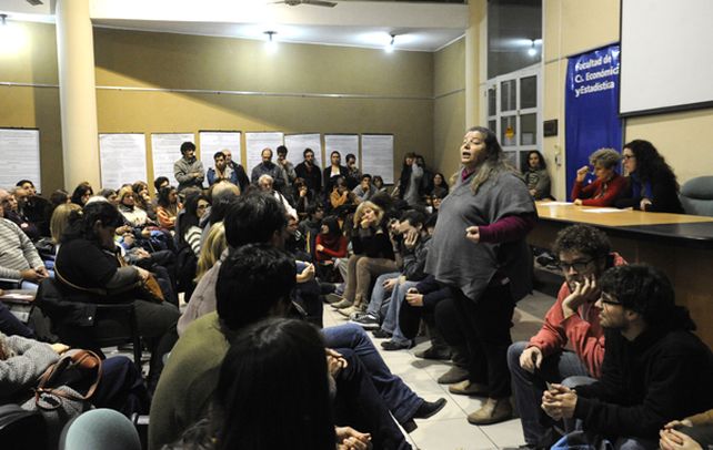 Próximos pasos. Los profesores agrupados en la Coad realizaron una asamblea en Ciencias Económicas.