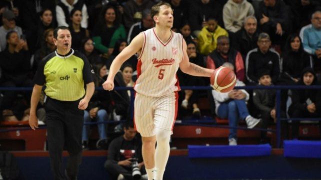 Instituto reaccionó en Santiago y empató la serie ante Quimsa