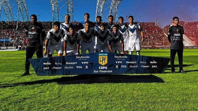 Vélez juega el domingo ante el Pincha en Santiago del Estero.