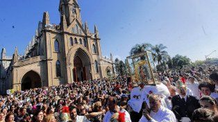 Feria de Guadalupe: cientos de emprendedores hicieron fila durante horas y hasta pasaron la noche para conseguir un lugar