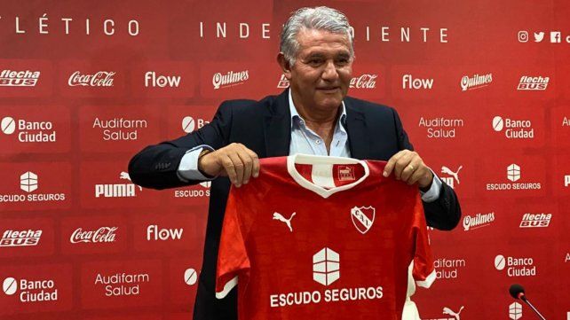 Burruchaga: Estoy para ser el entrenador de Independiente